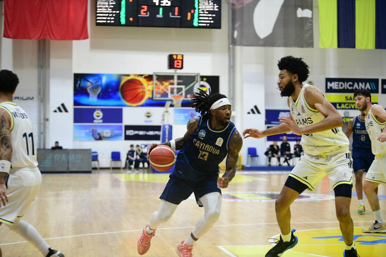 &Ccedil;ayırova potada 8'de 8'le yola devam