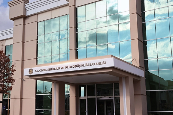 Milli Emlak&rsquo;ta sahte kimlik skandalı!