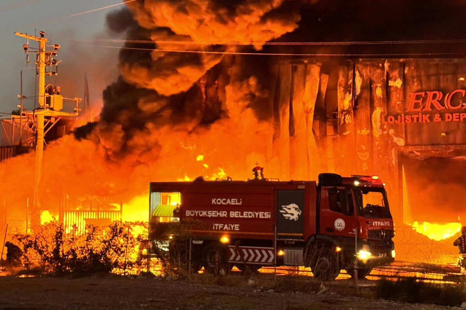 Kocaeli İtfaiyesi'nden 2025'te 13 bin 562 vakaya m&uuml;dahale