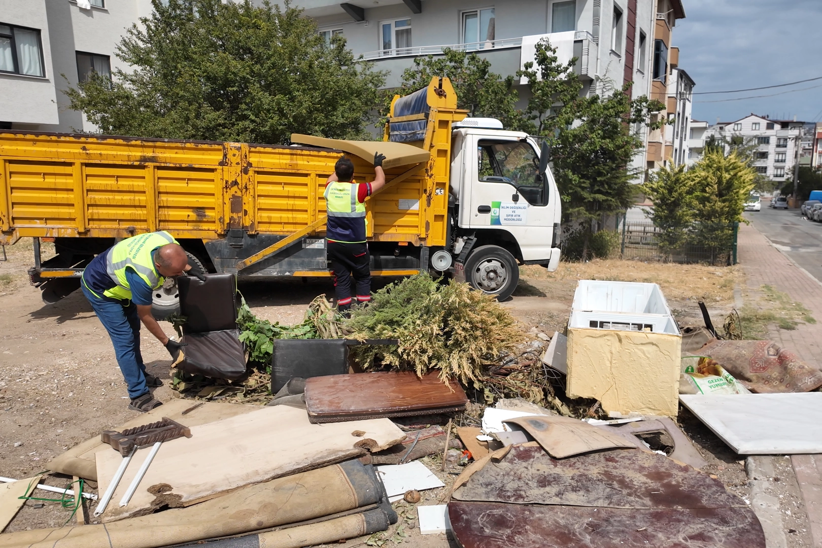&Ccedil;ayırova'dan kaba atık uyarısı
