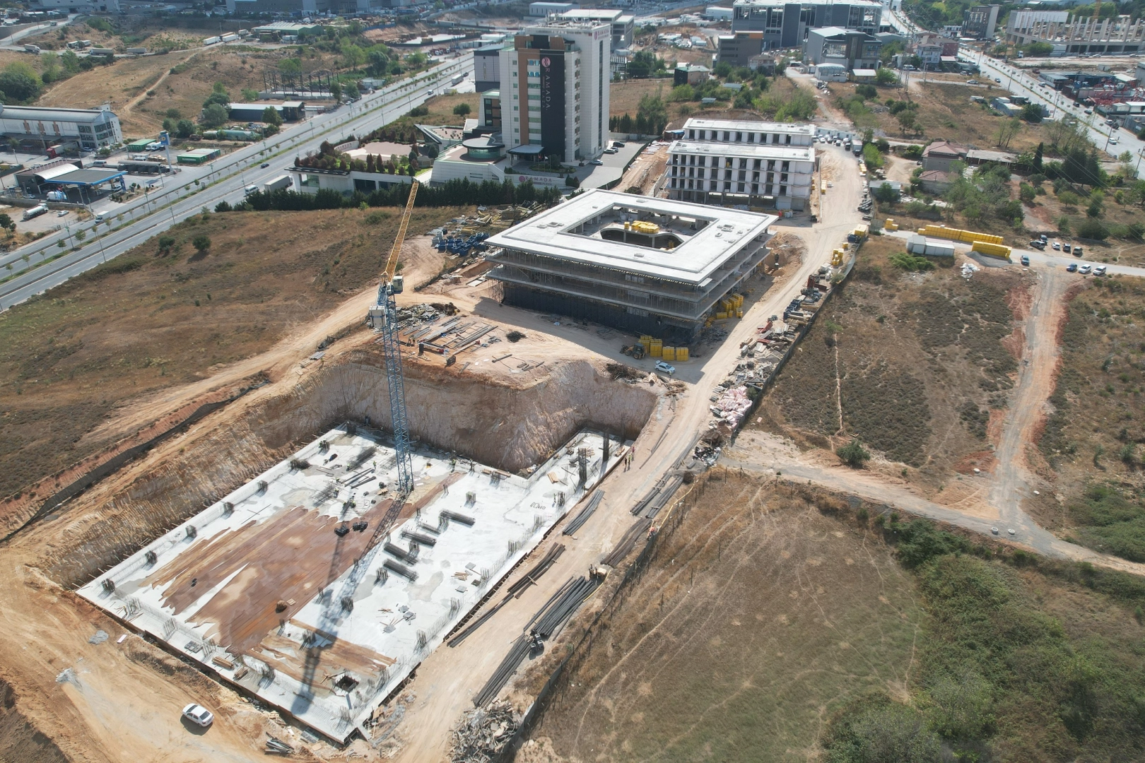 &Ccedil;ayırova Spor Lisesi&rsquo;nde &ccedil;alışmalar devam ediyor