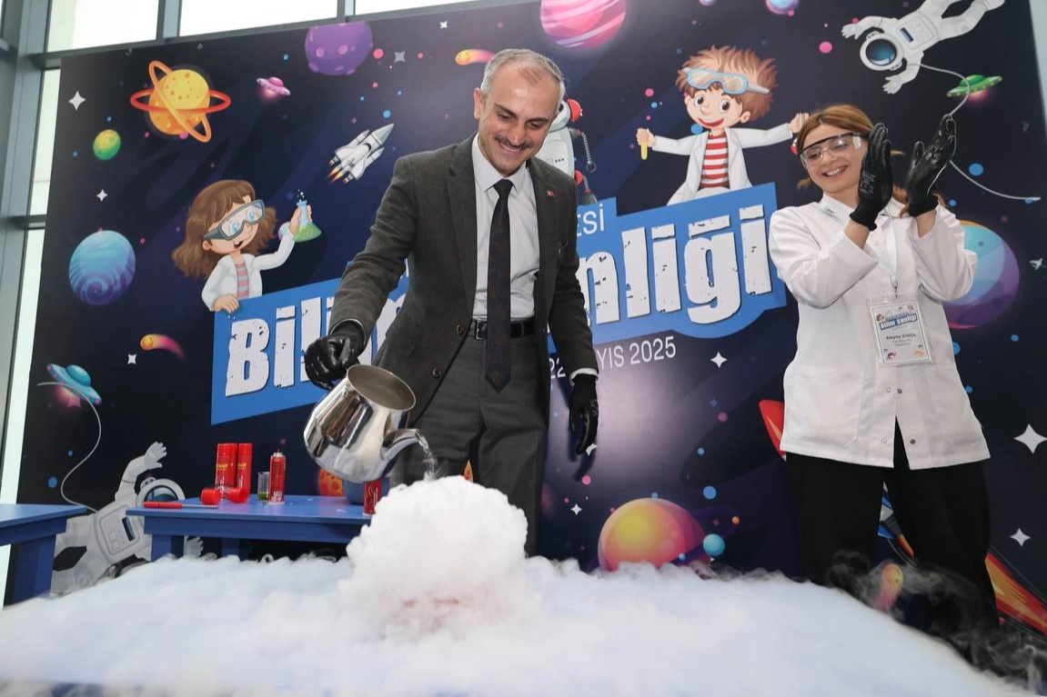 &Ccedil;ayırova Bilim Şenliği bilim meraklılarının markajında