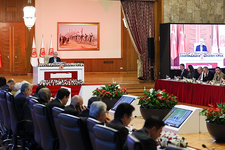 TBMM Komisyonu 'nitelikli &ccedil;oğunluk' oyuyla İmralı'ya gidiyor