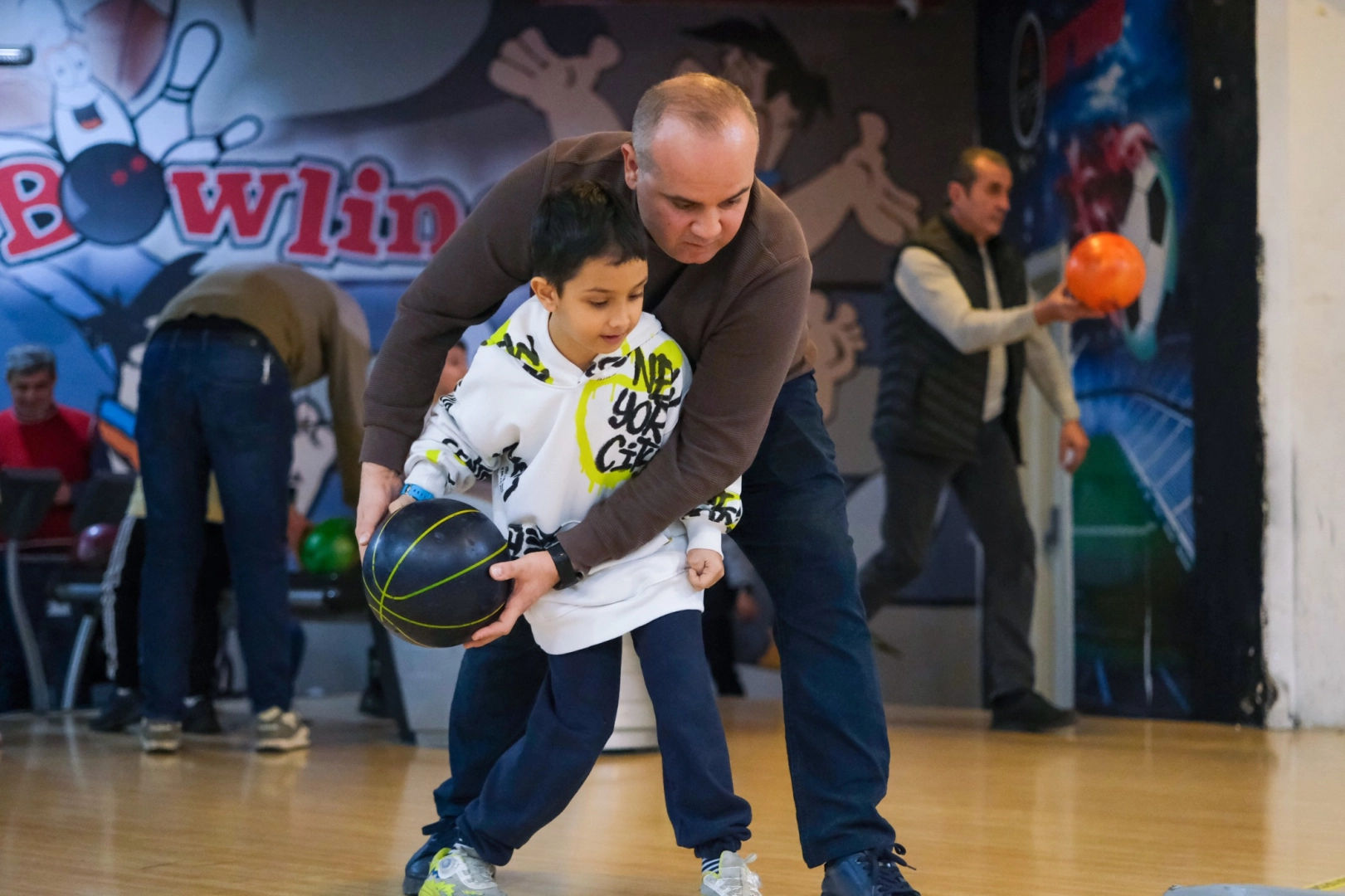 Kocaeli'nin Bilgievleri'nden baba-oğul bowling turnuvası