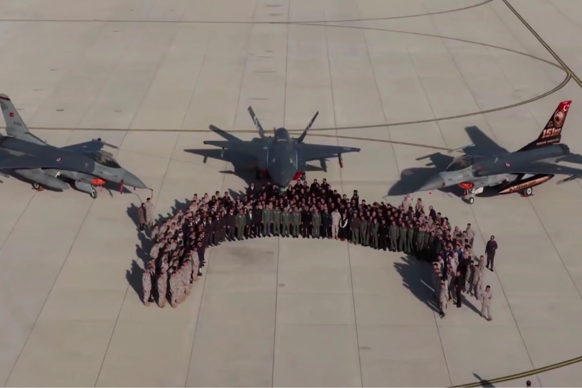 Bayraktar KIZILELMA insansız savaş u&ccedil;ağıyla d&uuml;nyada ilki başardı