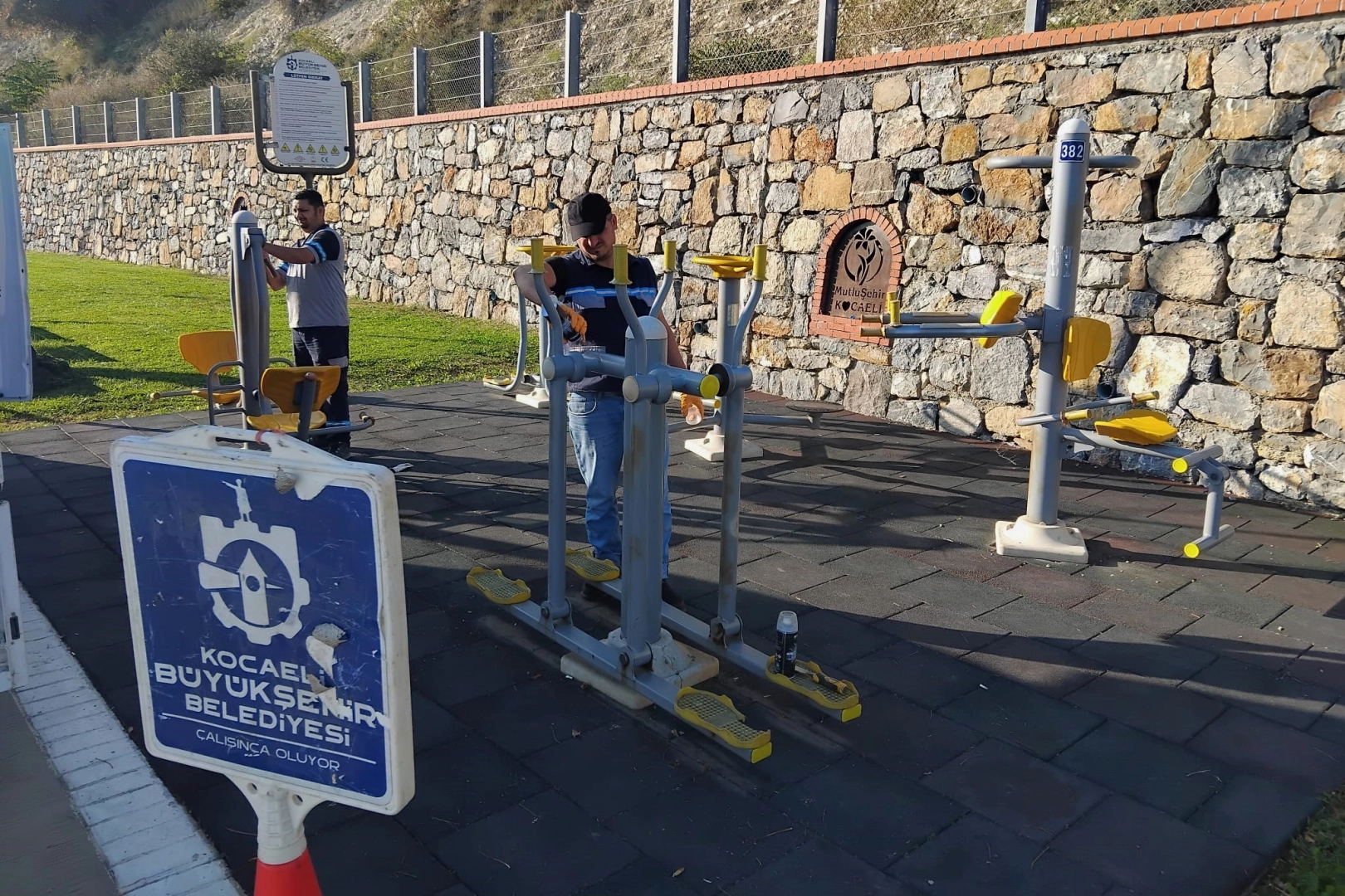 Kocaeli Darıca'da Millet Bah&ccedil;esi'nde kesintisiz &ccedil;alışma