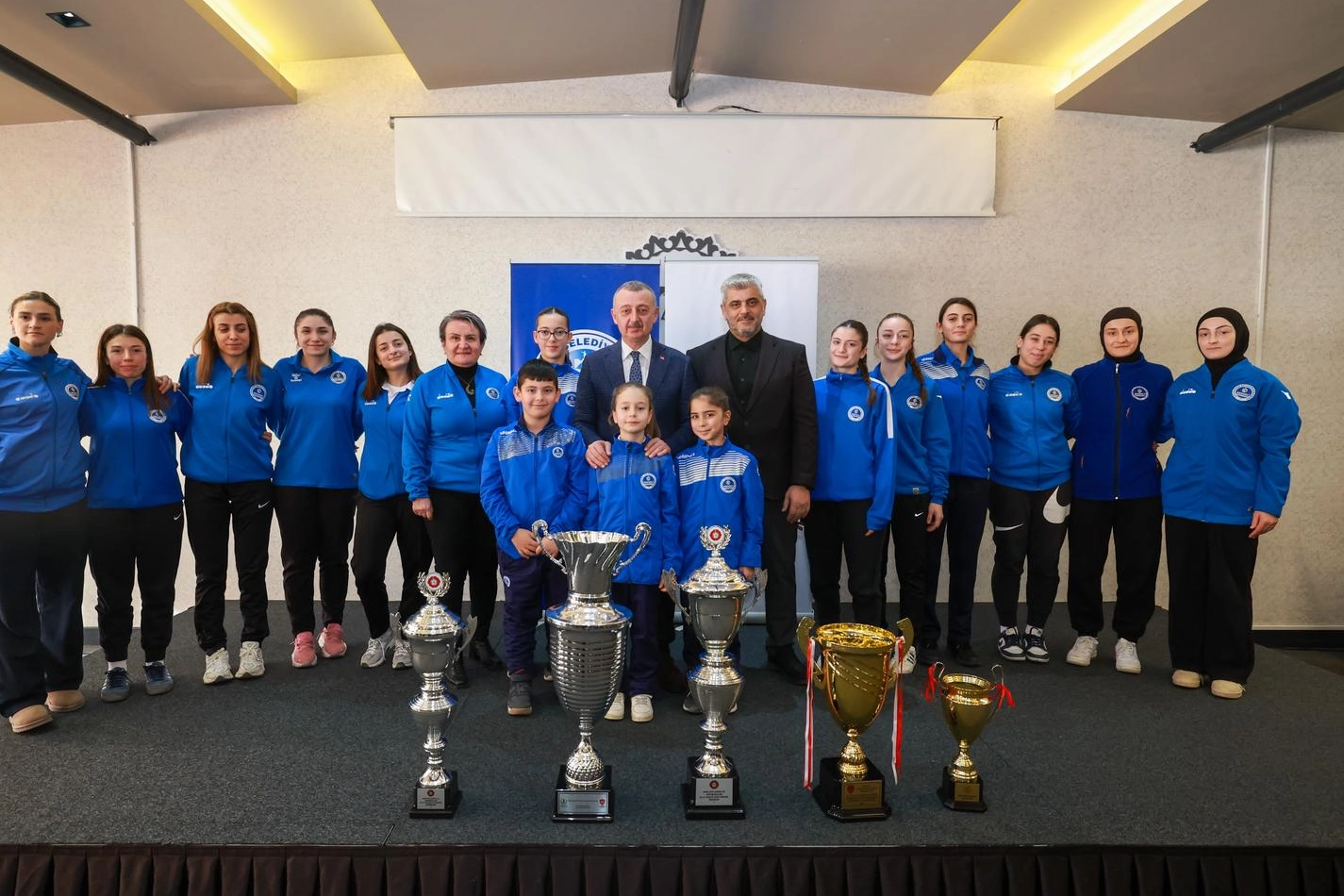 Kocaeli&rsquo;de Kağıtspor&rsquo;dan rekor başarı