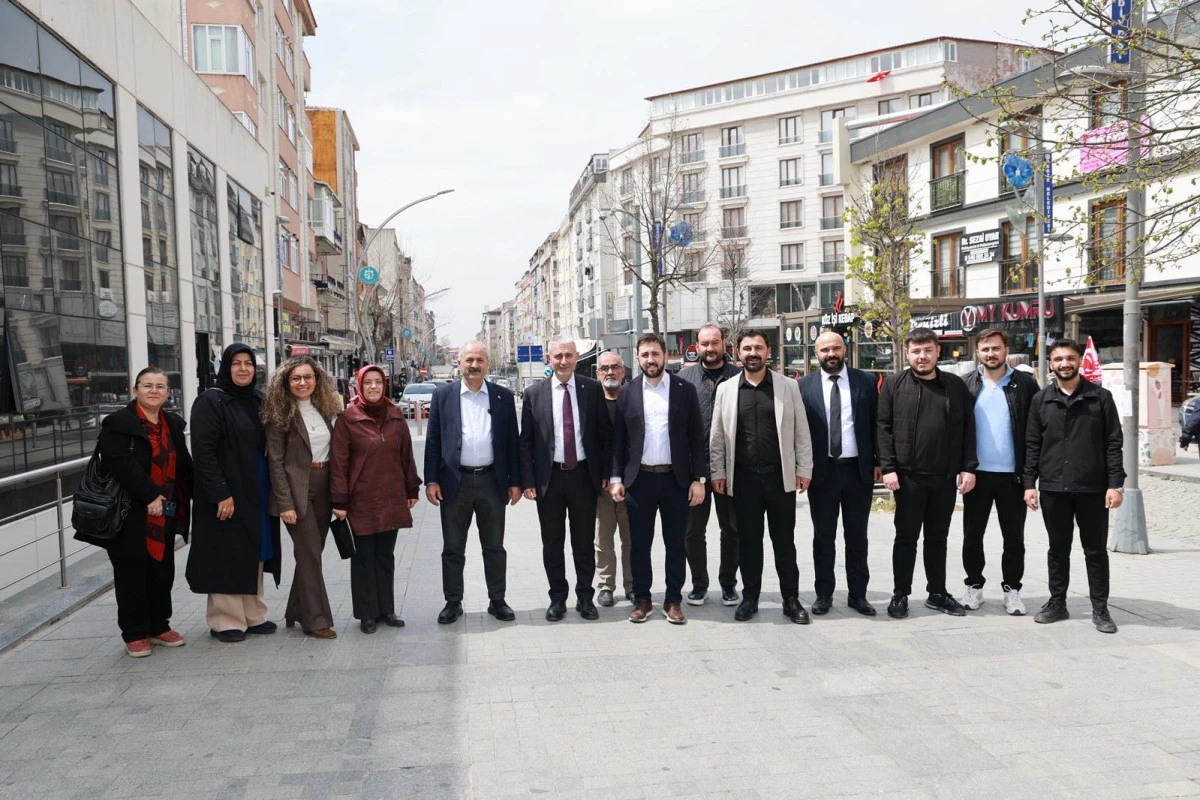 Beş Başkan Şehit Numan Dede Caddesi Esnafıyla Buluştu