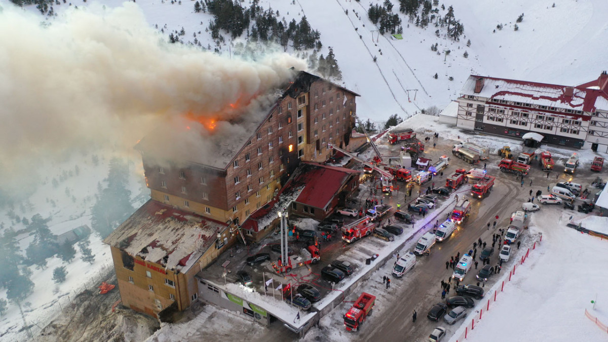 Bolu Kartalkaya Kayak Merkezi'nde otelde yangın: 66 ölü 51 yaralı