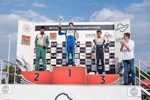 BOM Karting İ&ccedil;in İzmit'te Podyum Sırası
