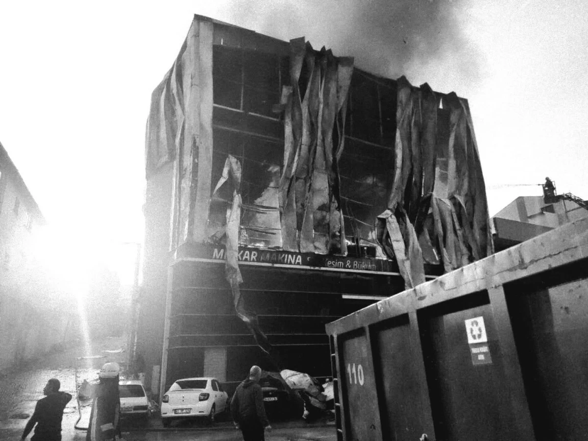 Dilovası'nda yangın faciası! Parf&uuml;m imalathanesinde 6 kişi can verdi