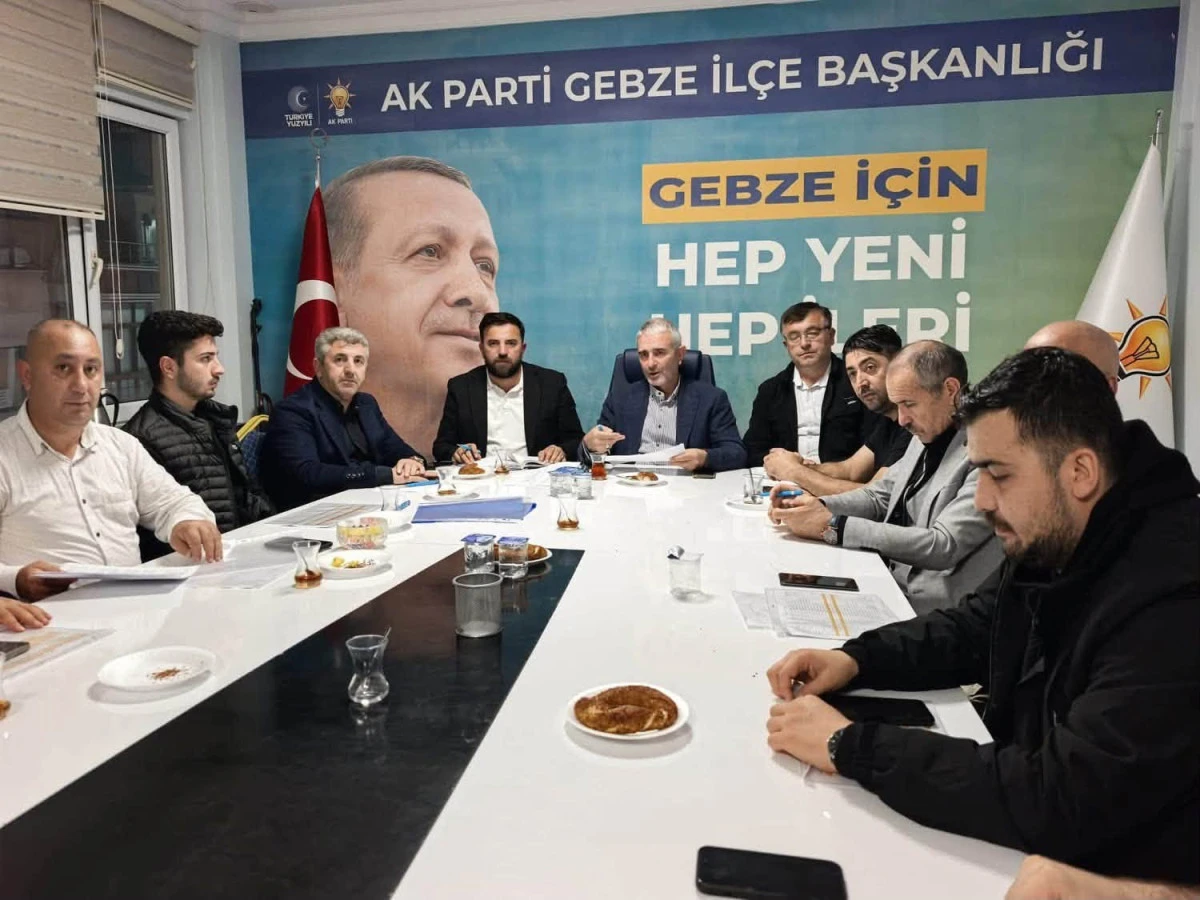 Gebze AK Parti&rsquo;de Saha &Ccedil;alışmaları Hız Kesmiyor: &ldquo;AK Ailemiz Her Ge&ccedil;en G&uuml;n B&uuml;y&uuml;yor&rdquo;
