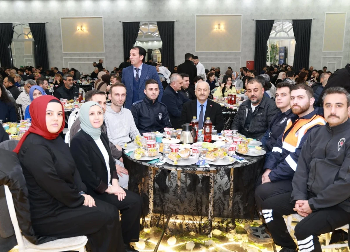 GEBZE BELEDİYESİ PERSONELİ İFTAR PROGRAMINDA BİR ARAYA GELDİ