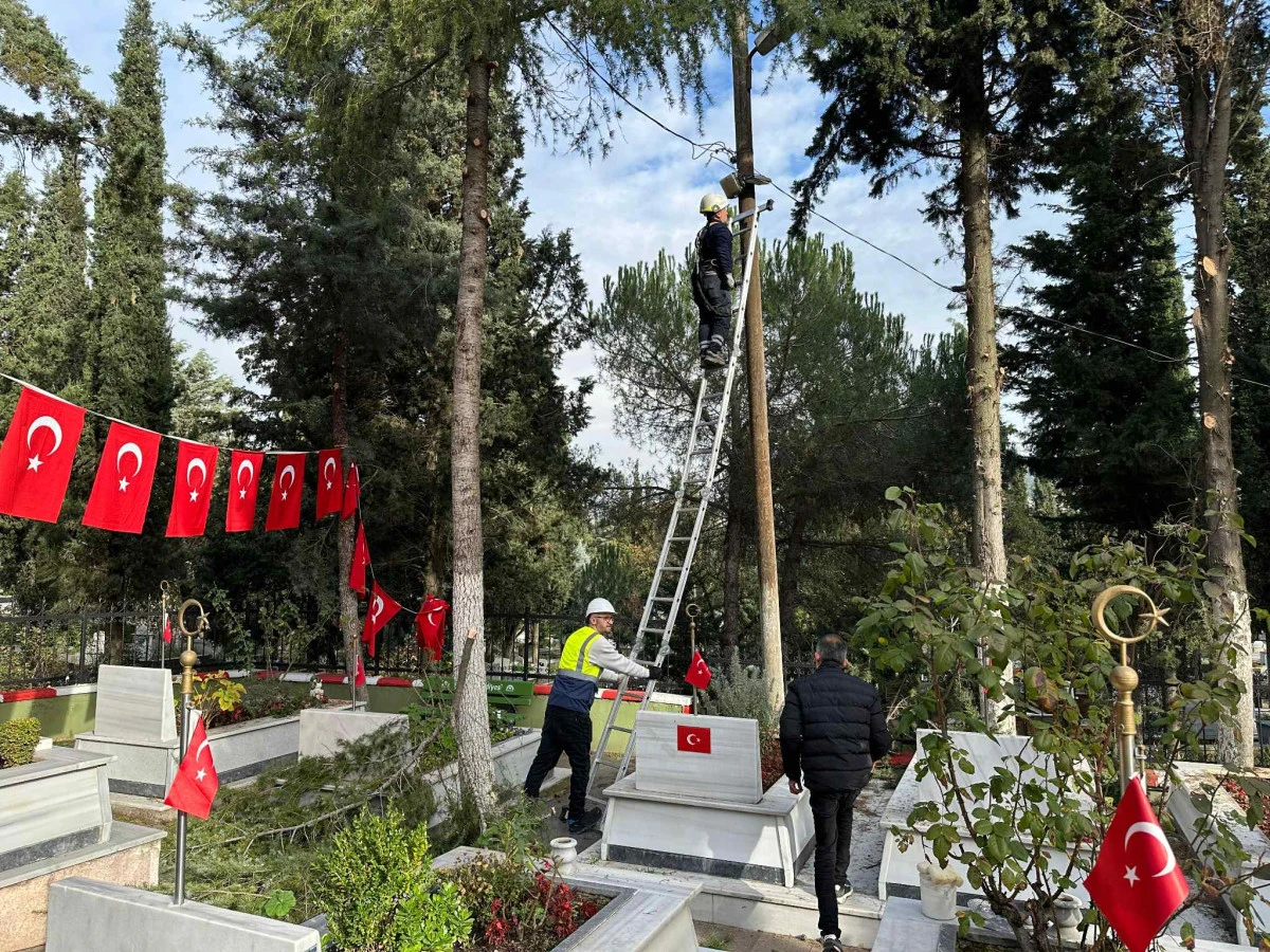 GEBZE ŞEHİTLİĞİ&rsquo;NDE KAPSAMLI BAKIM VE PEYZAJ &Ccedil;ALIŞMASI