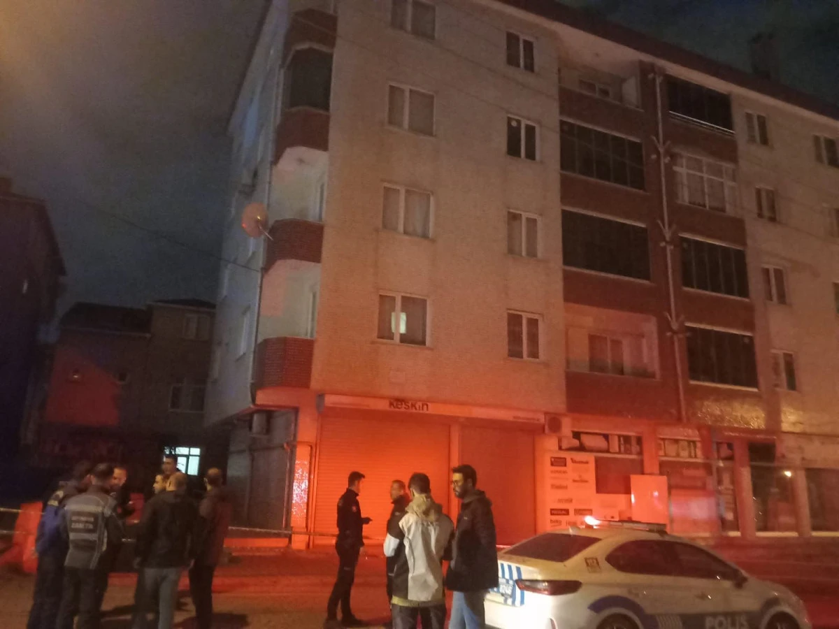 GEBZE&rsquo;DE KORKUTAN &Ccedil;UKUR: 22 DAİRE ACİL TAHLİYE EDİLDİ!
