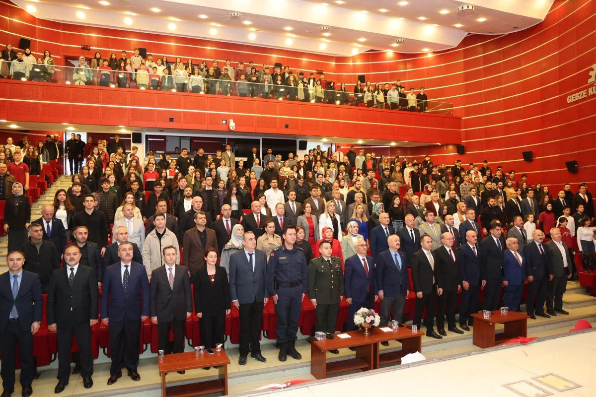 GEBZE&rsquo;DE &Ouml;ĞRETMENLER G&Uuml;N&Uuml; COŞKUSU