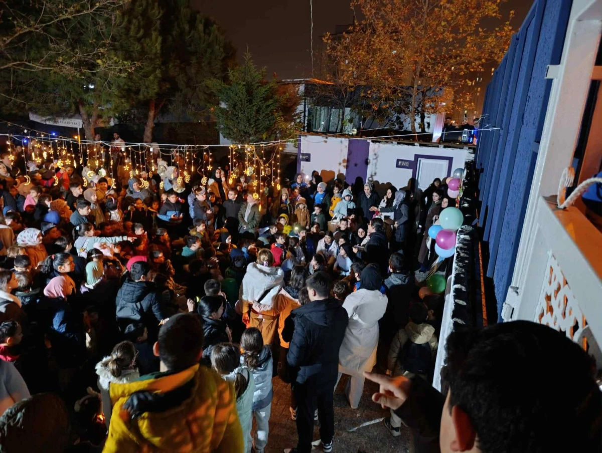 Gebze Kirazpınar'da &Uuml;&ccedil; Aylar &Ccedil;oşkuyla Karşılandı