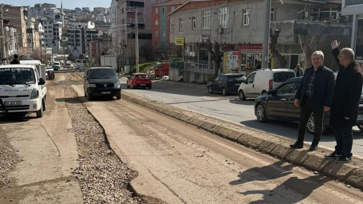 Saadet  &Ccedil;ayırova Yol Eleştirisi ; Kabe Platosu Bitti, Şimdi Sırada Taş Devri Platosu mu Var?