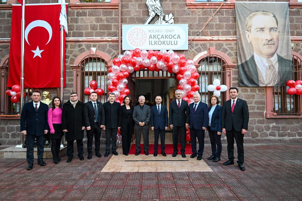 Vali İlhami Aktaş, Karne Sevincine Ortak Oldu