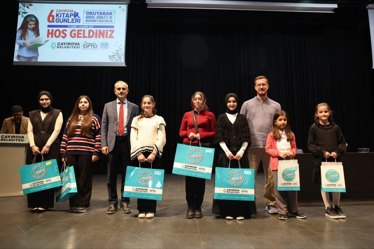 Youtuber Serta&ccedil; Abi, &Ccedil;ayırovalı sevenleriyle bir araya geldi